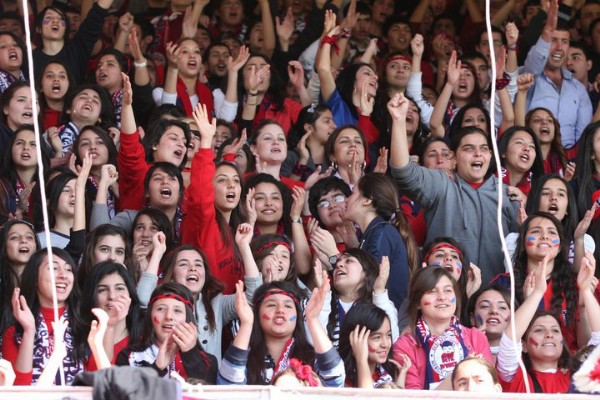 Mersin maçı kadın ve çocuklara ücretsiz! Mersin maçı kadın ve çocuklara ücretsiz!
